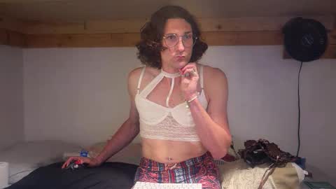 Snapshot of cdashleysimmons chatting on 04/25/26, 03:42 Allie North online show from 04/25/26, 03:42