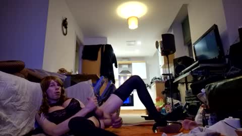 Snapshot of cdleigh1984 chatting on 04/16/26, 12:44 Cdleigh1984 online show from 04/16/26, 12:44