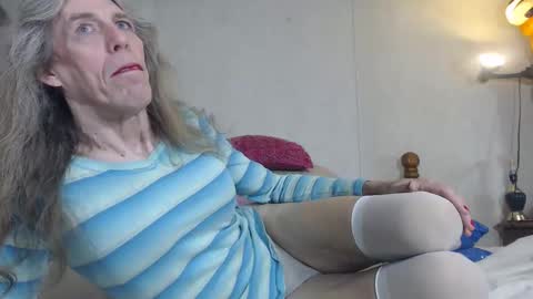 Snapshot of cdsextoy1 chatting on 11/03/25, 09:43 Jackie online show from 11/03/25, 09:43