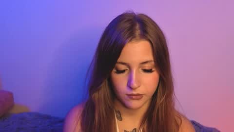 Snapshot of ceceliapidcock chatting on 10/18/25, 07:25 Lina online show from 10/18/25, 07:25