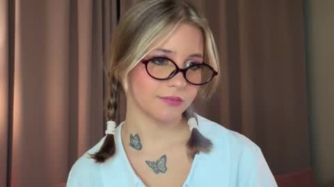 Lina  online show from 03/27/26, 07:13