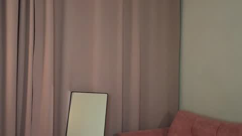 Lina  online show from 04/12/26, 06:24