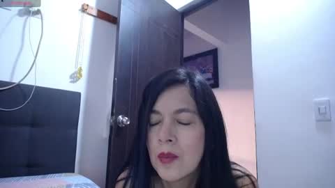 Snapshot of cecihotty4u chatting on 07/03/26, 11:00 ceci online show from 07/03/26, 11:00