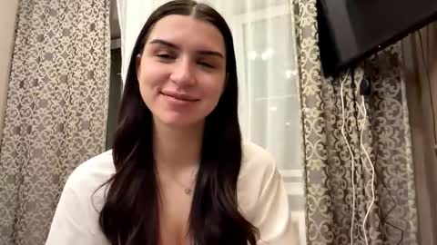 Snapshot of cecilianoblitt chatting on 03/26/26, 04:45 Darina online show from 03/26/26, 04:45