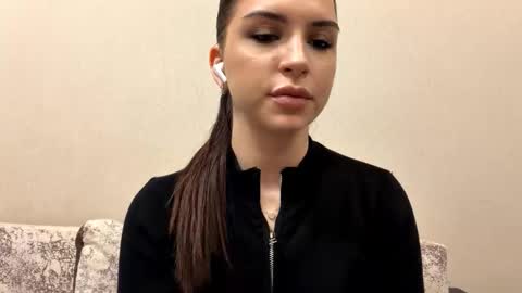 Snapshot of cecilianoblitt chatting on 04/15/26, 07:58 Darina online show from 04/15/26, 07:58