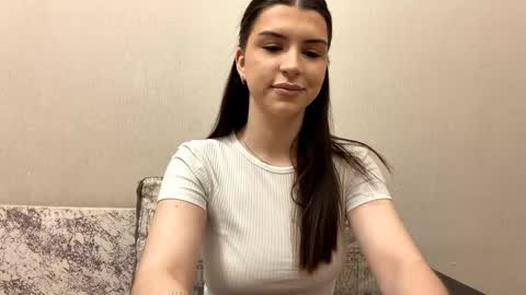 Snapshot of cecilianoblitt chatting on 04/23/26, 04:20 Darina online show from 04/23/26, 04:20