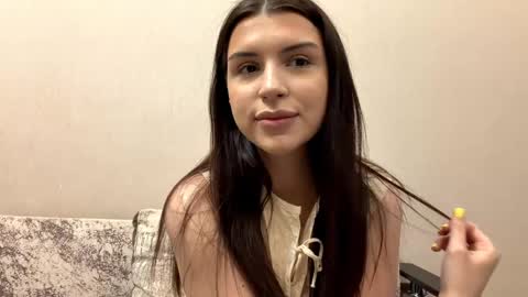 Snapshot of cecilianoblitt chatting on 04/24/26, 04:09 Darina online show from 04/24/26, 04:09