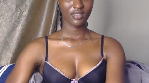 cee_queen online show from 06/25/26, 05:56