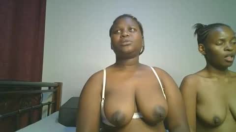 Snapshot of ceepretty25 chatting on 12/14/25, 11:37 ceepretty25 online show from 12/14/25, 11:37