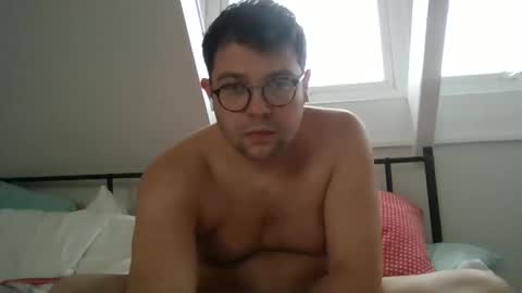 Snapshot of ceisuperstar chatting on 12/17/25, 10:32 ceisuperstar online show from 12/17/25, 10:32