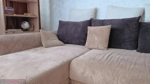 Josie Manesi online show from 04/12/26, 06:18