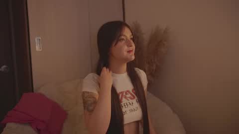 Diane Independent model online show from 03/04/25, 10:27