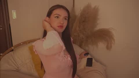 Diane Independent model online show from 11/04/25, 08:30