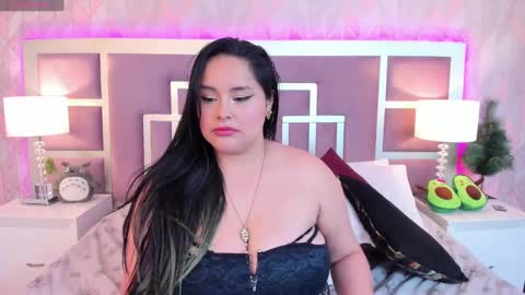 Snapshot of celeste_bennet chatting on 01/21/25, 06:11 online show from 01/21/25, 06:11