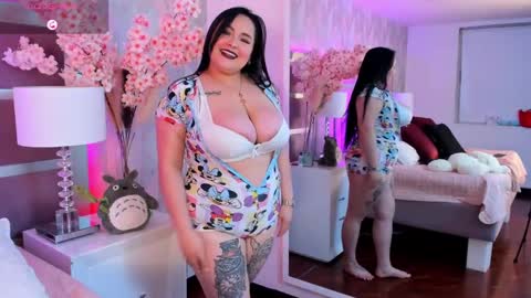 Snapshot of celeste_bennet chatting on 02/19/25, 02:55 online show from 02/19/25, 02:55