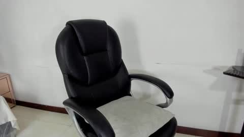 Snapshot of celeste_hillx chatting on 10/09/25, 04:32 celeste_hillx online show from 10/09/25, 04:32