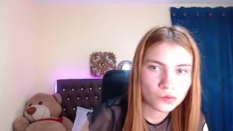 Snapshot of celeste_london chatting on 03/22/26, 02:09 C E L E S T E online show from 03/22/26, 02:09