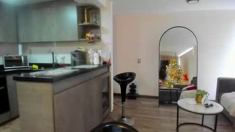 mia  sofiabohorquez INSTAGRAM online show from 12/16/25, 04:23