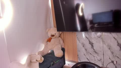 mia  sofiabohorquez INSTAGRAM online show from 05/16/26, 03:44