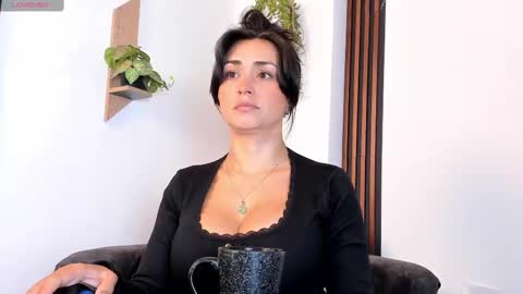 Snapshot of celeste_rodriguez_ chatting on 09/15/25, 09:59 online show from 09/15/25, 09:59