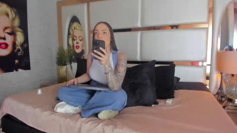 celeste_starsss online show from 11/07/25, 09:04