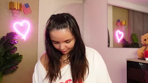 Snapshot of celestebailey chatting on 02/23/26, 06:44 CelesteBailey online show from 02/23/26, 06:44