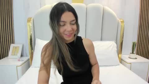 celestebellmont online show from 10/08/25, 12:47