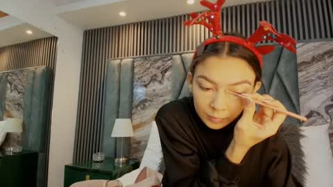 celestebellmont online show from 12/17/25, 12:22