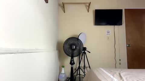 celesteginger online show from 12/16/24, 01:43