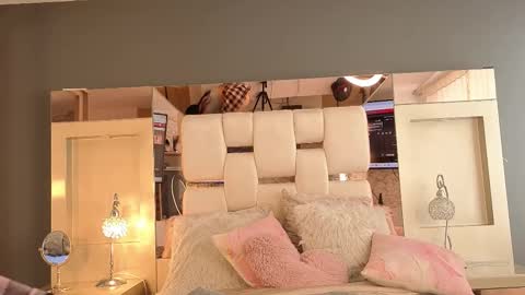 Sara online show from 11/13/25, 07:24