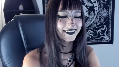   online show from 10/31/25, 08:32