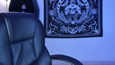   online show from 11/12/25, 11:36