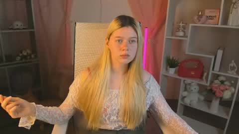 Snapshot of celestinemauriac chatting on 04/15/26, 07:10 your cute kitty online show from 04/15/26, 07:10