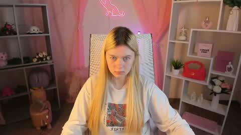 Snapshot of celestinemauriac chatting on 04/21/26, 07:06 your cute kitty online show from 04/21/26, 07:06