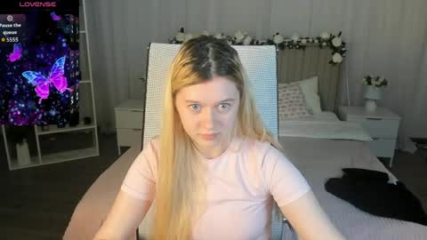 Snapshot of celestinemauriac chatting on 05/29/26, 08:07 your cute kitty online show from 05/29/26, 08:07
