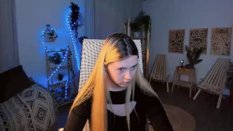 Snapshot of celestinemauriac chatting on 06/09/26, 07:47 your cute kitty online show from 06/09/26, 07:47