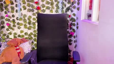 Celestineeeeee online show from 12/14/24, 07:46