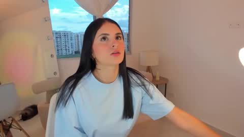 Snapshot of celia_dubois chatting on 09/27/25, 09:09 Ari online show from 09/27/25, 09:09