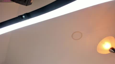 Snapshot of celia_dubois chatting on 04/01/26, 09:56 Ari online show from 04/01/26, 09:56