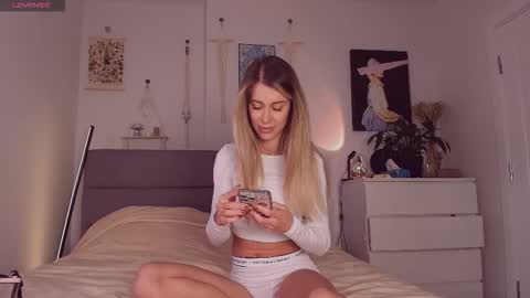 Snapshot of celin_summer chatting on 03/19/26, 05:50 Celin online show from 03/19/26, 05:50
