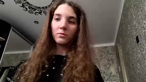 Snapshot of celindastoia chatting on 06/21/26, 10:40 Elizabeth online show from 06/21/26, 10:40