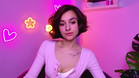 Snapshot of celine_dionn chatting on 12/21/25, 04:41 Celine online show from 12/21/25, 04:41