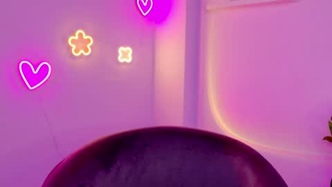 Snapshot of celine_dionn chatting on 04/04/26, 04:22 Celine online show from 04/04/26, 04:22