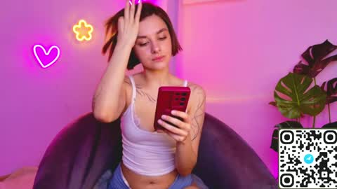 Snapshot of celine_dionn chatting on 04/10/26, 03:45 Celine online show from 04/10/26, 03:45