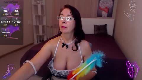 Snapshot of celine_faer1 chatting on 02/14/25, 05:14 Celine online show from 02/14/25, 05:14