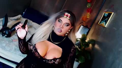 cellinekittcumerr online show from 11/28/25, 03:58