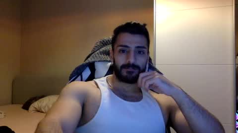 Snapshot of cemilyoztt chatting on 06/12/26, 01:04 cemilyoztt online show from 06/12/26, 01:04