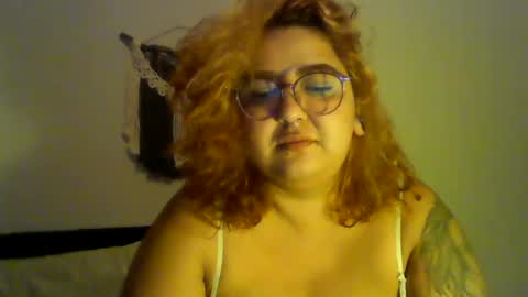 Snapshot of cenourinhalesbica chatting on 06/14/26, 02:24 Carrot online show from 06/14/26, 02:24