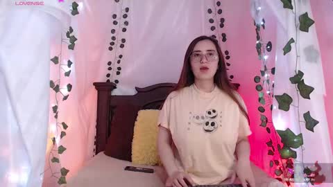 Snapshot of centaurigirls chatting on 02/26/25, 02:26 Hello guys my name is Sofi and Lizzie and Vanessa online show from 02/26/25, 02:26