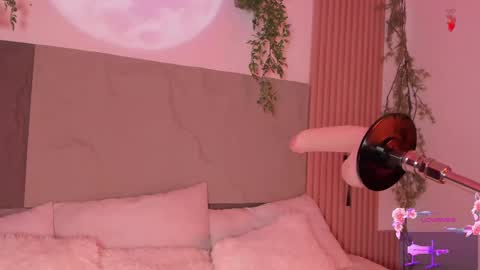 Snapshot of centaurigirls chatting on 09/20/25, 04:02 Hello guys my name is Sofi and Lizzie and Vanessa online show from 09/20/25, 04:02